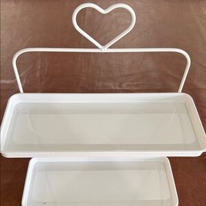 White Heart Two-Tier Metal Tray Stand